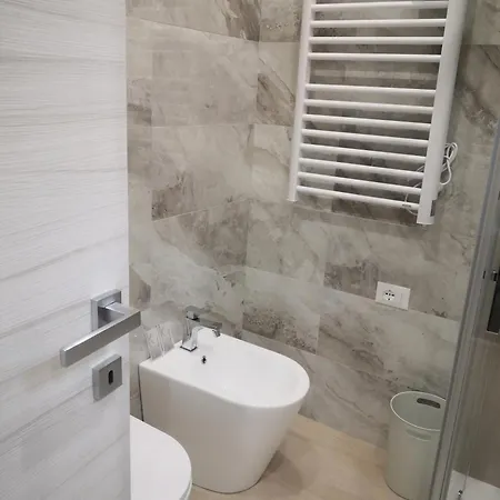 Gida Metro B Monti Tiburtini Homestay szállás Róma